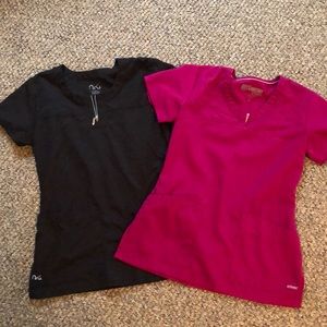 Bundle of 2 scrub top